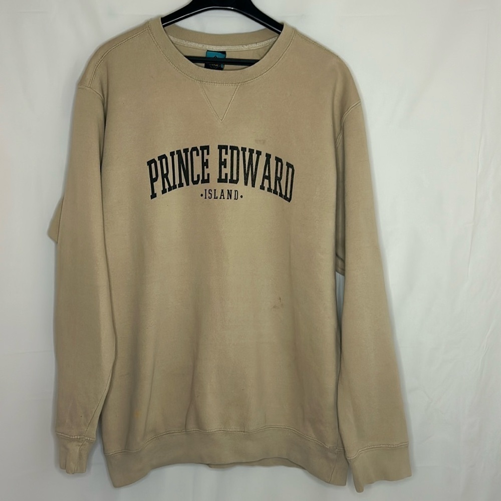 Coastal Culture men’s crewneck size Large Prince Edward Island Canada classic